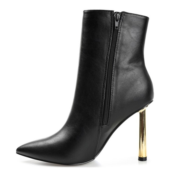 Journee Collection Shoes - NWT Journee Rorie Bootie - 8